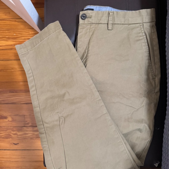 Men’s Light Brown Chino Pants (34x30) | Banana Republic “Mason” - Picture 3 of 10